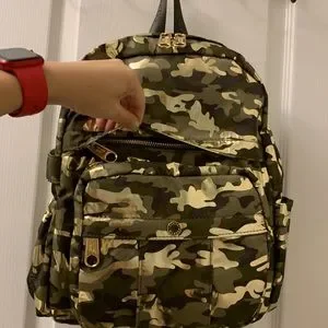 Steve Madden Camouflage Gold Women\'s Backpack NWT! Steve Madden Camo Backpack Olive Green & Metallic Gold  main image 2